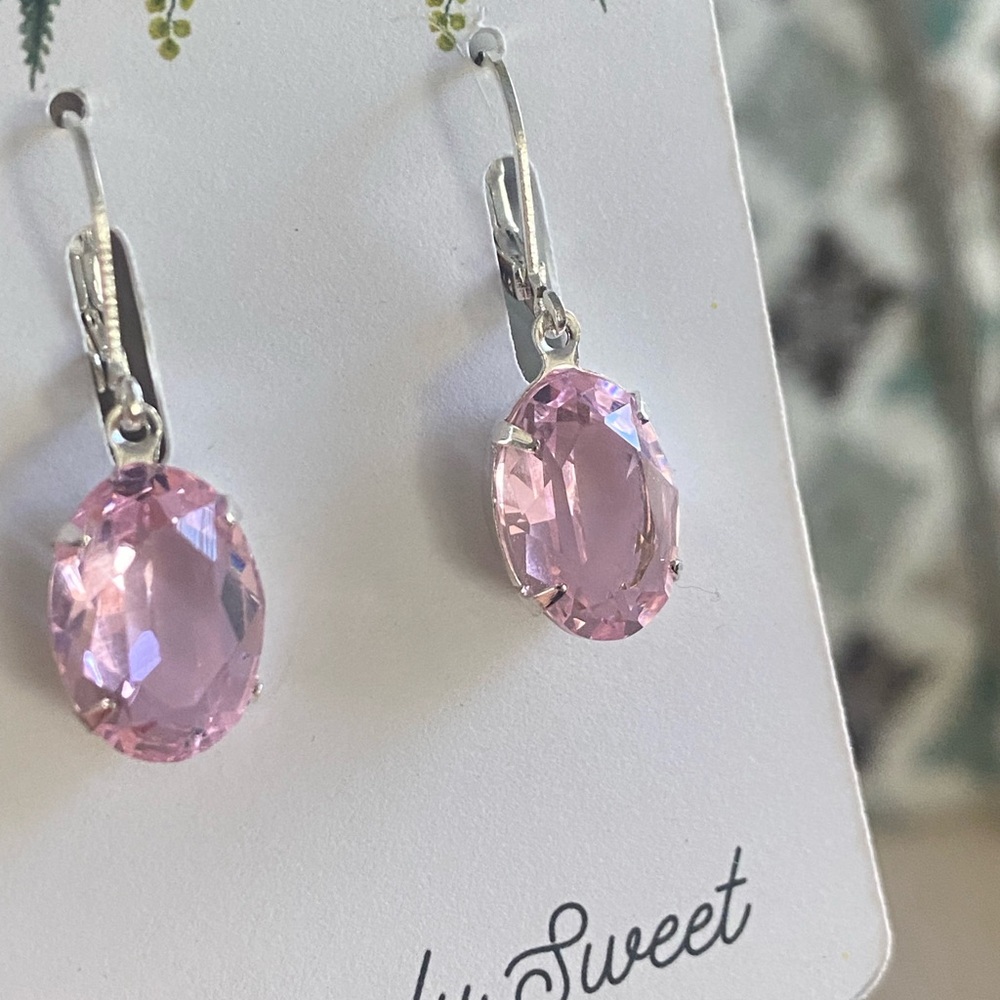 ๐Sparkly Pink Oval Crystal Drop Earrings - Picture 5 of 6